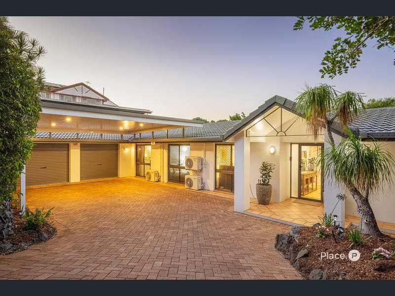3 Burke Court, Mount Ommaney — photo 1 of 5