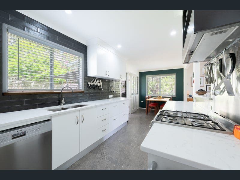 33 Boyne Cres, West Gladstone — photo 1 of 5