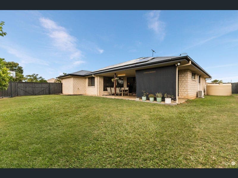 19 Tedar Close, Bellmere — photo 1 of 5