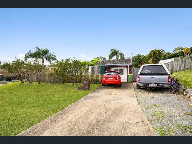18 Tumbarumba Avenue, Ashmore — photo 1 of 5
