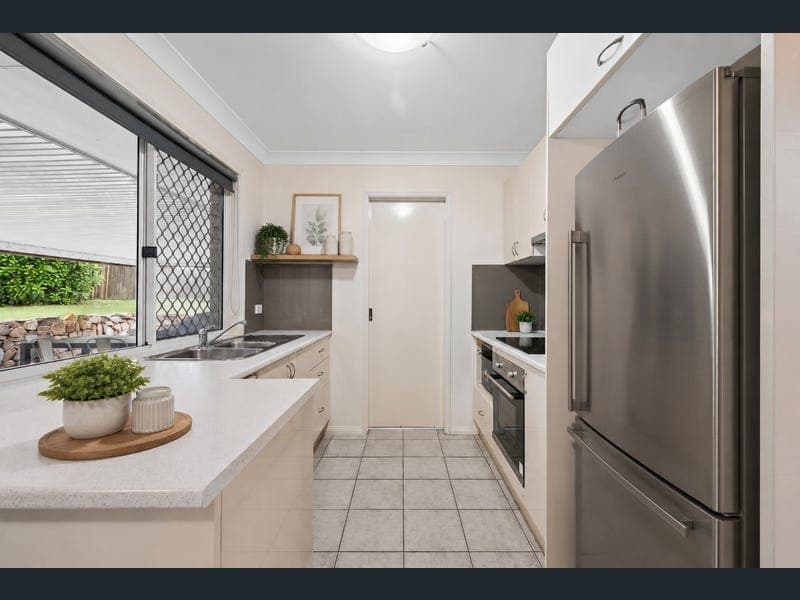 7 Hayward Court, Crestmead — photo 1 of 5