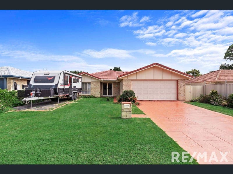 3 Twolyn Street, Urangan — photo 1 of 5