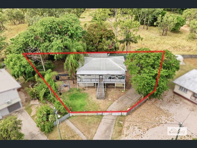 5 Edwards Place, Emerald — photo 1 of 5