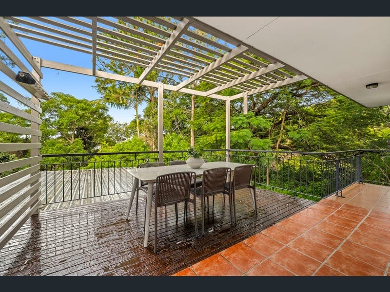 8/24 Miskin Street, Toowong — photo 1 of 5