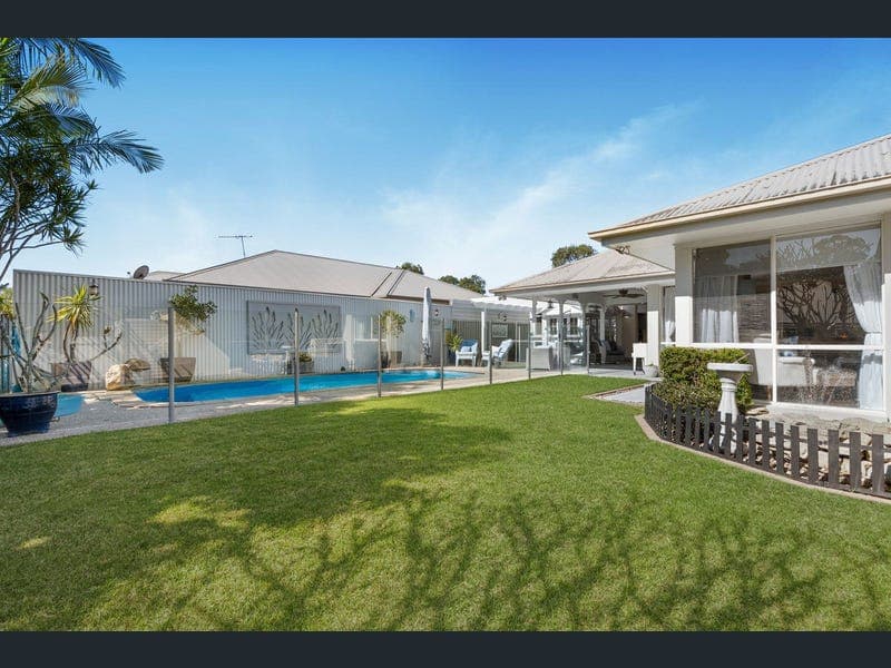 8 Lauradale Crescent, Ormeau — photo 1 of 5