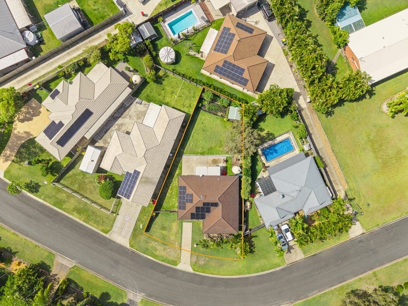 12 Ladbroke Crescent, Urangan — photo 1 of 5