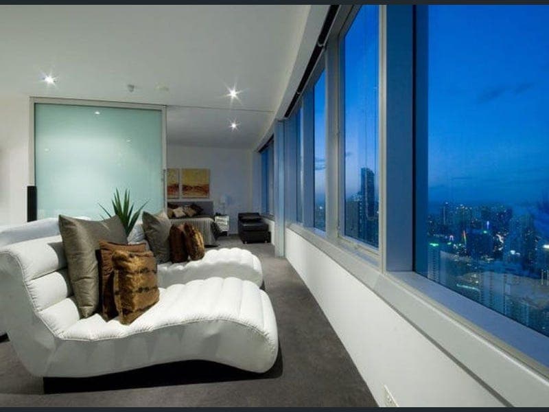Q1/9 Hamilton Avenue, Surfers Paradise — photo 1 of 5