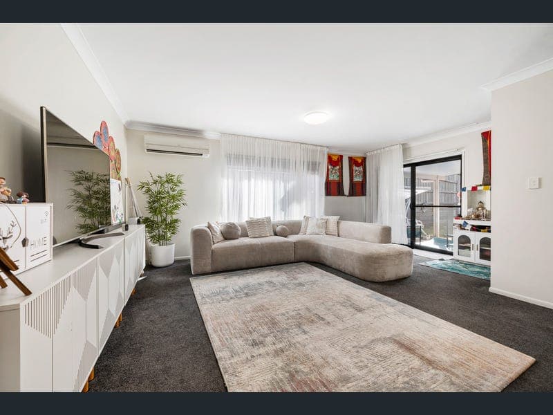 1/18 Gostwyck Street, Newtown — photo 1 of 5