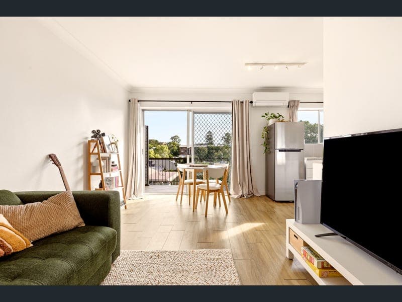 8/11 Monro Street, Kelvin Grove — photo 1 of 5