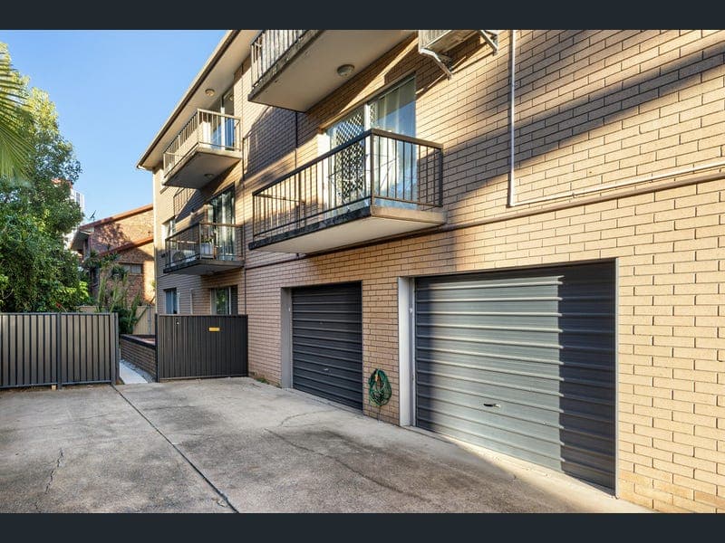 9/15 Lather Street, Southport — photo 1 of 5