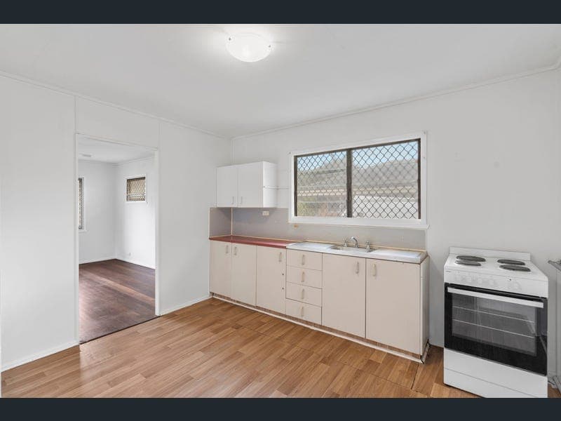 34 Birun Street, Woodridge — photo 1 of 5