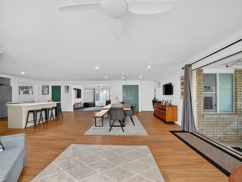 18 Cobbin Circuit, Redbank Plains — photo 1 of 5