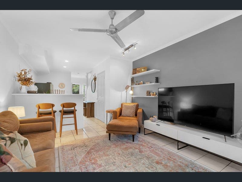 1/6 Tenni Street, Redlynch — photo 1 of 5