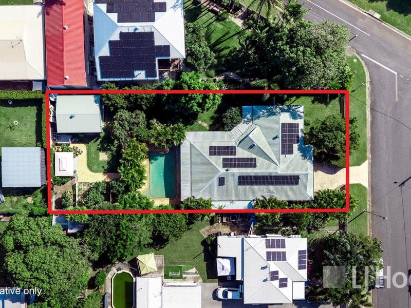19 Kent Street, Urangan — photo 1 of 5