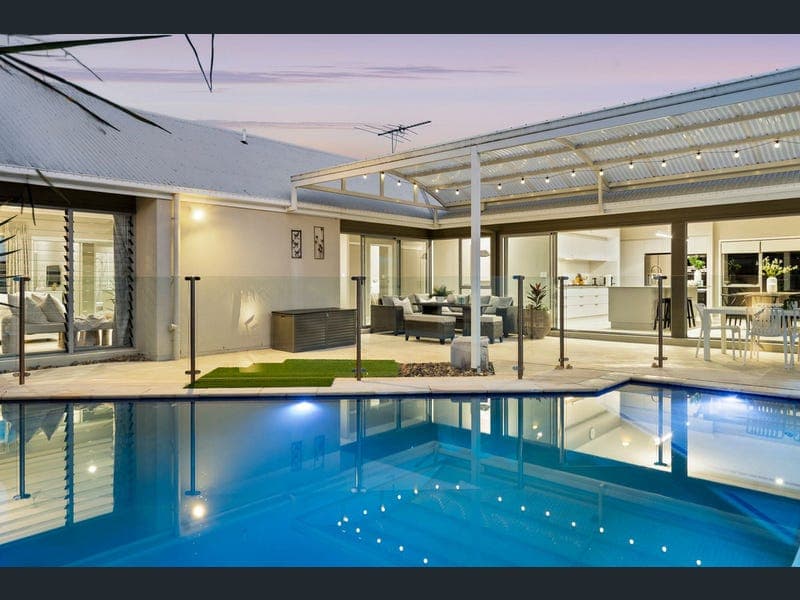 87 Mossvale Drive, Wakerley — photo 1 of 5