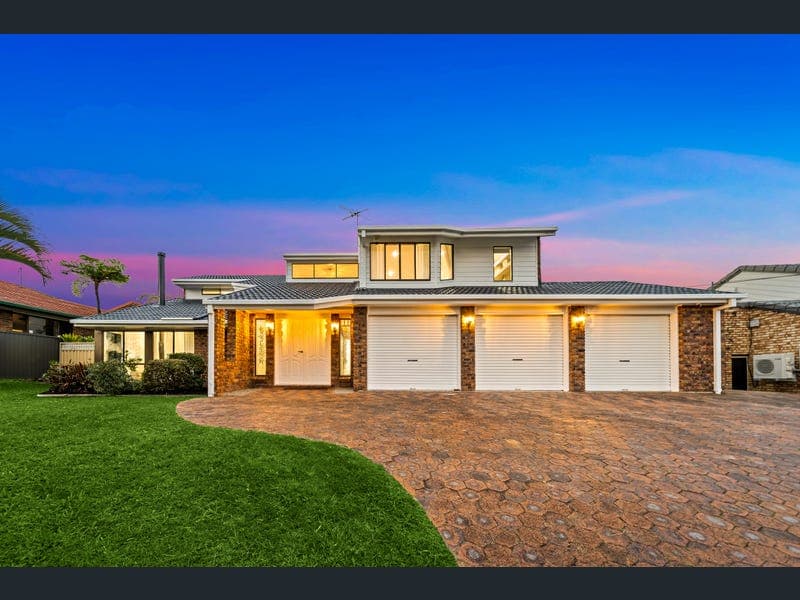 52 Adelong Road, Shailer Park — photo 1 of 5