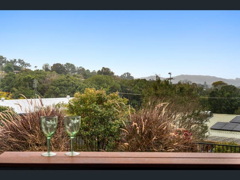 6 Macquarie Court, Nambour — photo 1 of 5