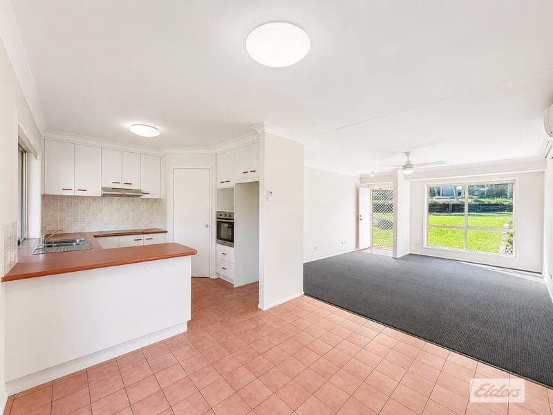 2/1 Westburn Court, Redland Bay — photo 1 of 5