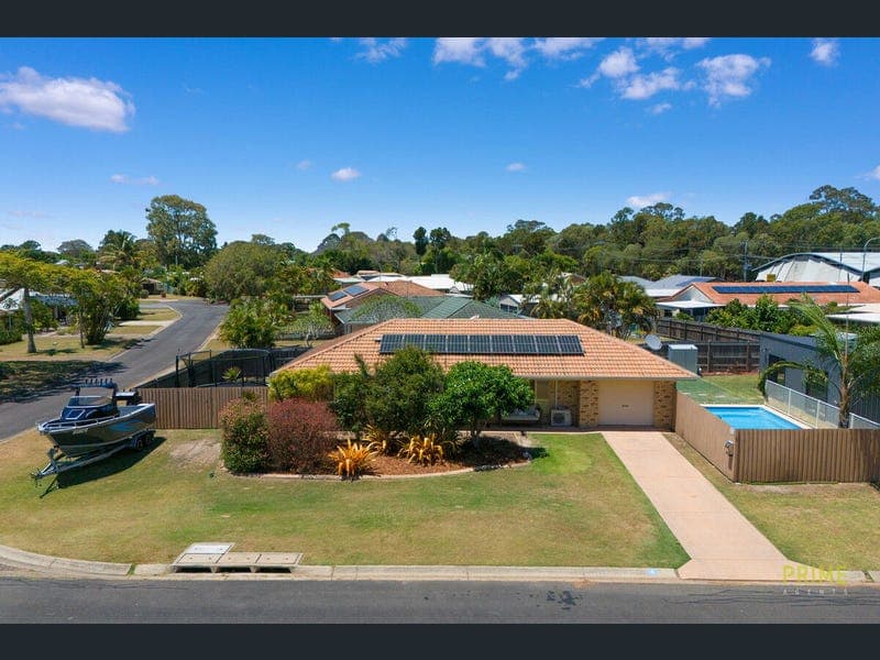 4 Lido Parade, Urangan — photo 1 of 5