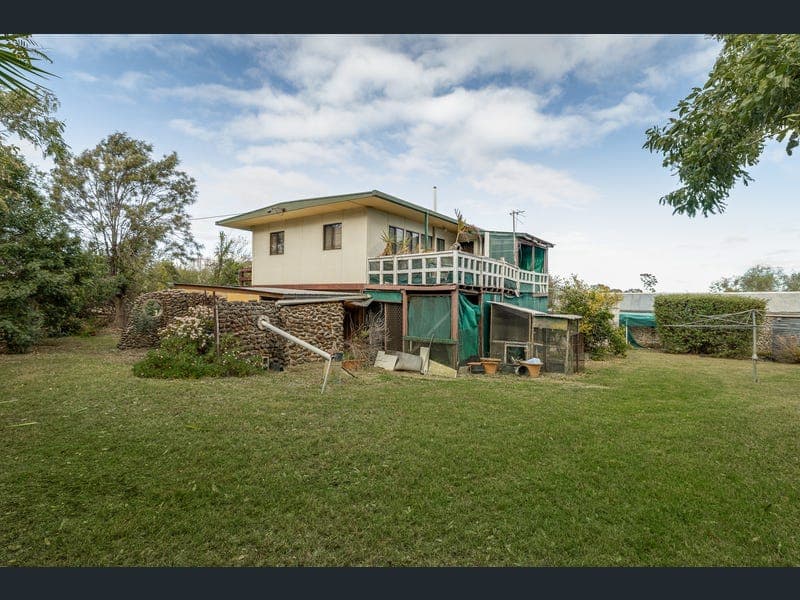 3 Louttit Court, Gowrie Mountain — photo 1 of 5