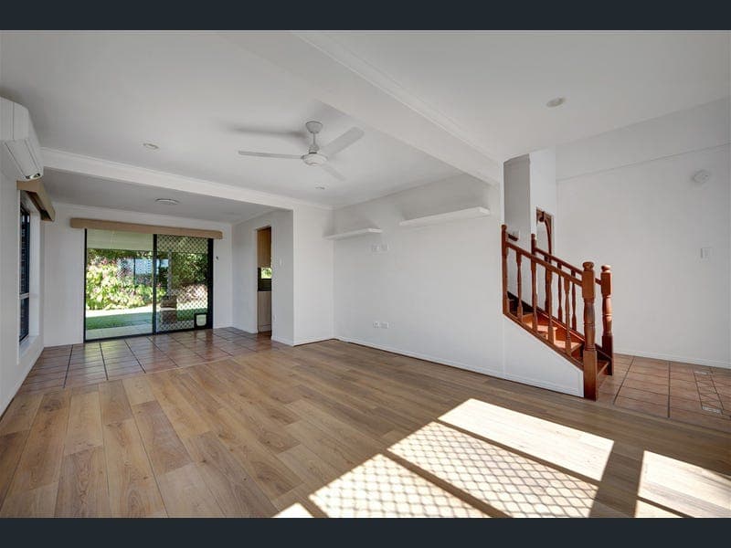 8 Hewett Court, Clinton — photo 1 of 5