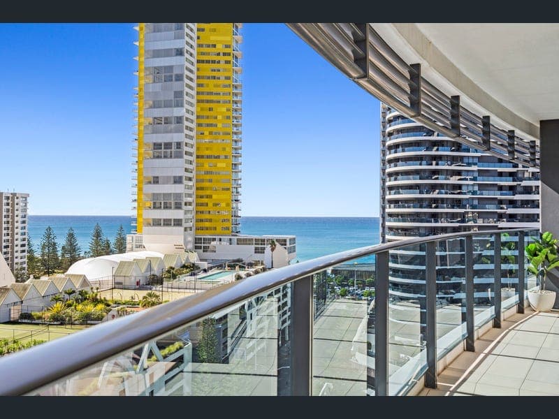 21203/21 Elizabeth Avenue, Broadbeach — photo 1 of 5