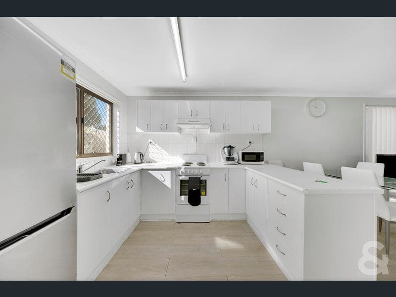 3/196 Auckland Street, South Gladstone — photo 1 of 5