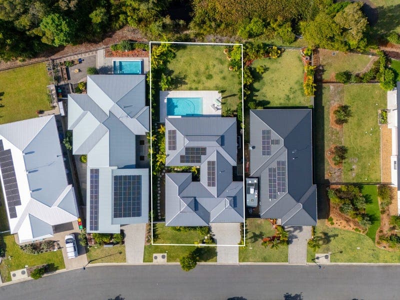 55 Emilia Close, Banksia Beach — photo 1 of 5