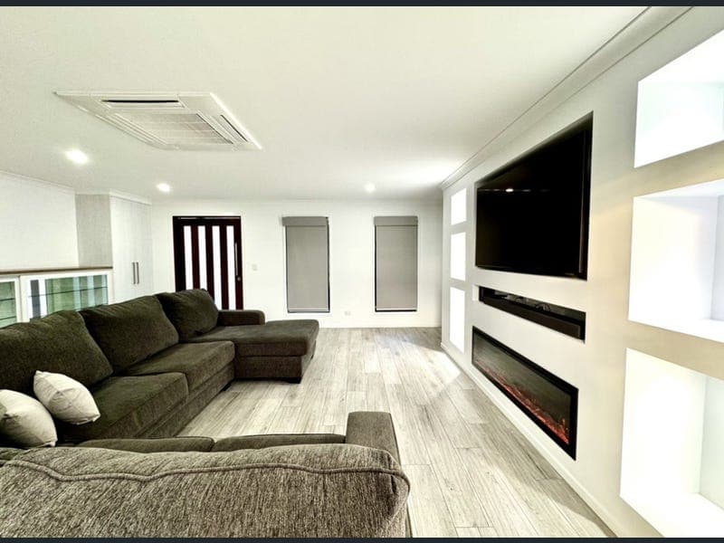 30 SAVANNAH Drive, Moranbah — photo 1 of 5