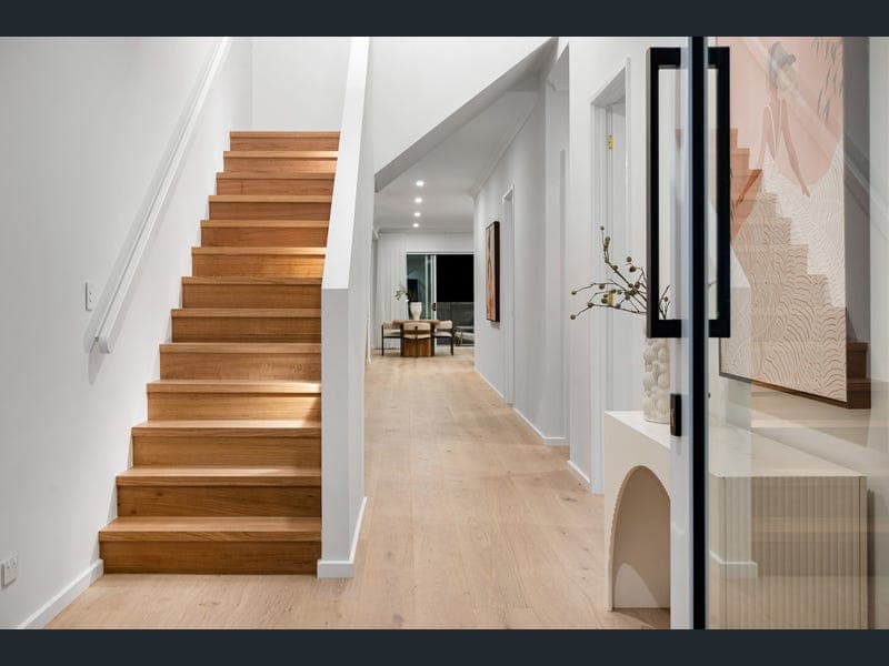 13 Morehead Avenue, Norman Park — photo 1 of 5
