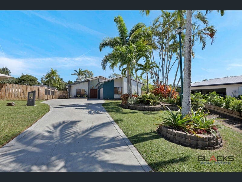 27 Border Street, Glenella — photo 1 of 5