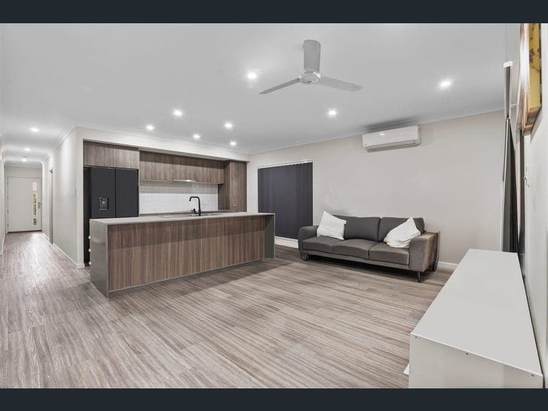 11 Angelsea Street, Greenbank — photo 1 of 5