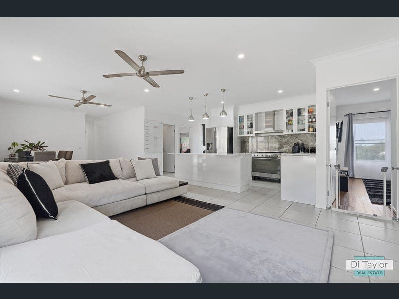 6-8 Summerhill Place, Woodhill — photo 1 of 5