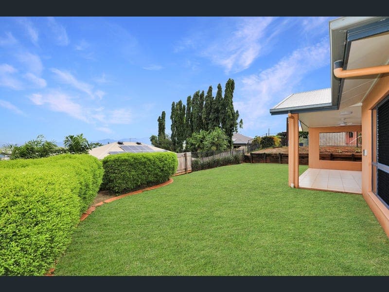 2 Arno Terrace, Bentley Park — photo 1 of 5
