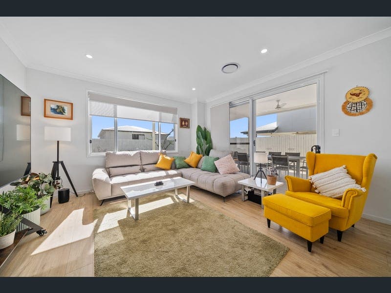 22 Hillside street, Heathwood — photo 1 of 5