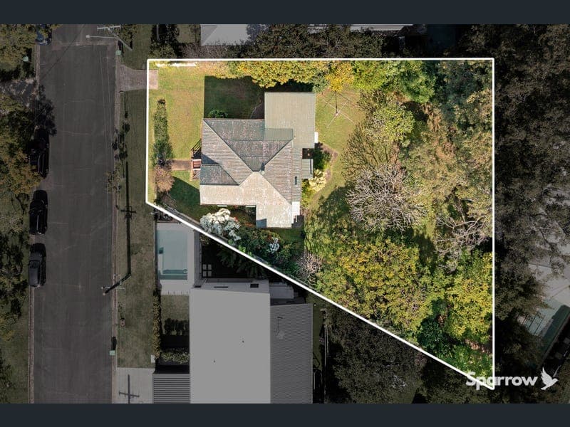 7 Instow Street, Yeronga — photo 1 of 5
