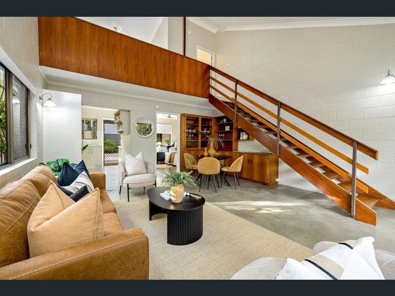 1/1 McPherson Close, Edge Hill — photo 1 of 5