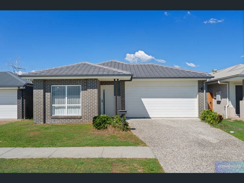 32 Bly Street, Logan Reserve — photo 1 of 5