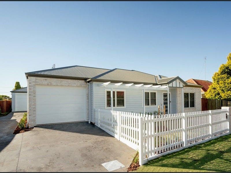 1/3 Allenby Street, Newtown — photo 1 of 5