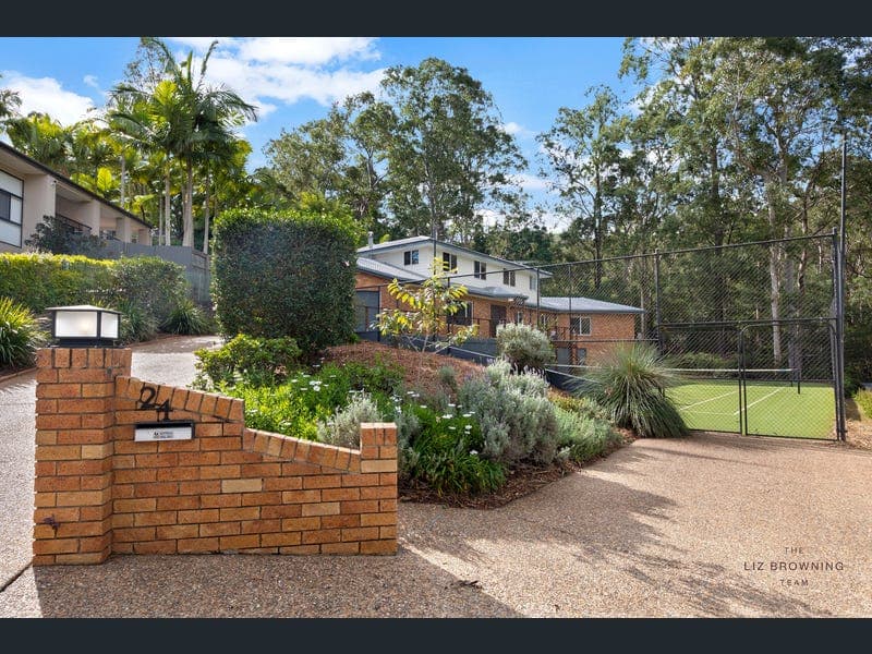 24 Ringway Place, Chapel Hill — photo 1 of 5