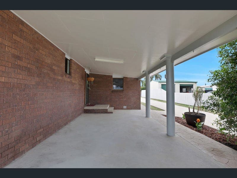 8 Davey Street, Glenella — photo 1 of 5