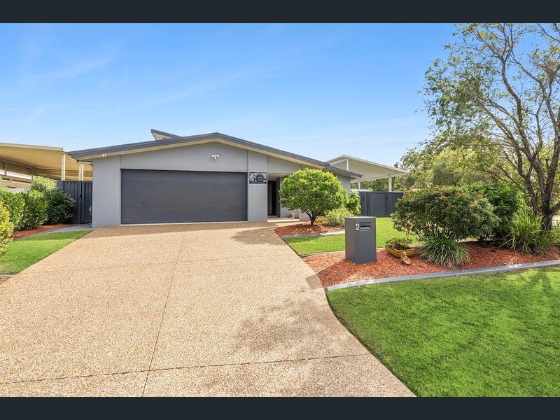 2 Yaraan Crescent, Beachmere — photo 1 of 5
