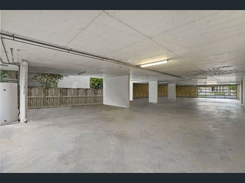 2/4 Harold Street, Zillmere — photo 1 of 5