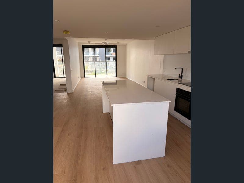 35 Halcyon Way, Hope Island — photo 1 of 5