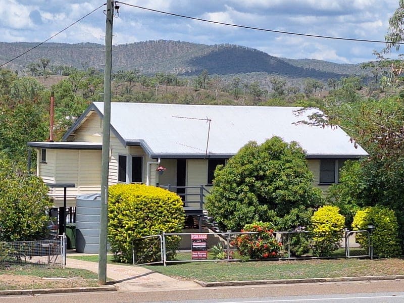 102 Garrick St, Collinsville — photo 1 of 5