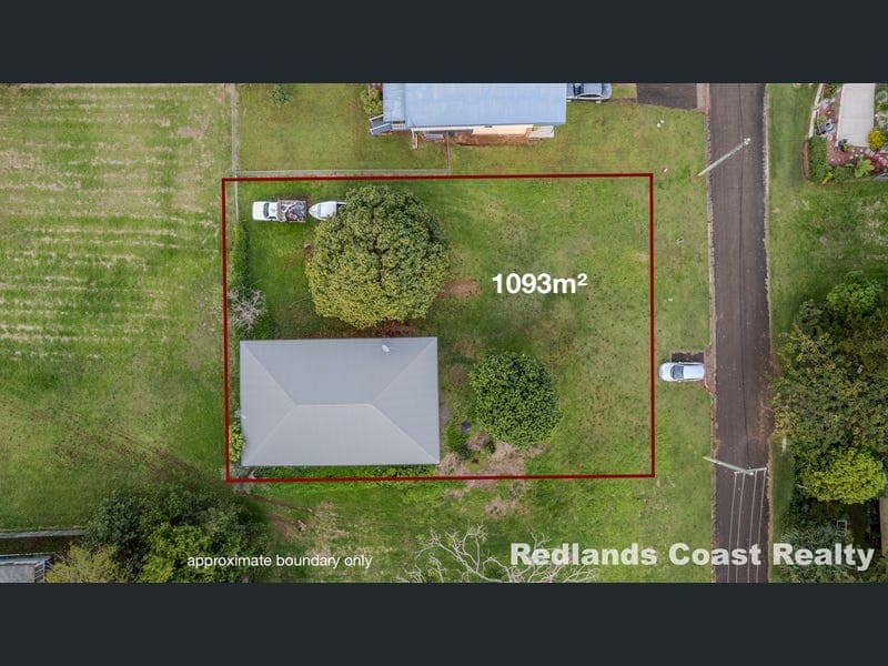 14 Melaleuca Drive, Lamb Island — photo 1 of 5