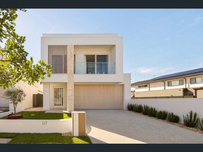 117 Coolum Parade, Newport — photo 1 of 5