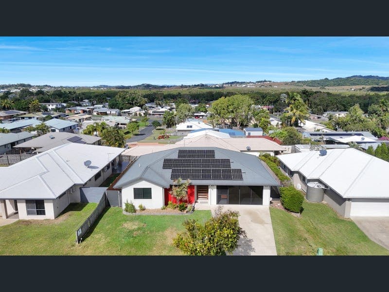 32 Hangan Street, Bucasia — photo 1 of 5