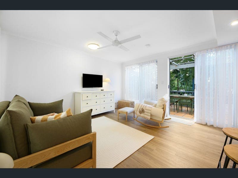 3/98-100 Petrel Avenue, Mermaid Beach — photo 1 of 5