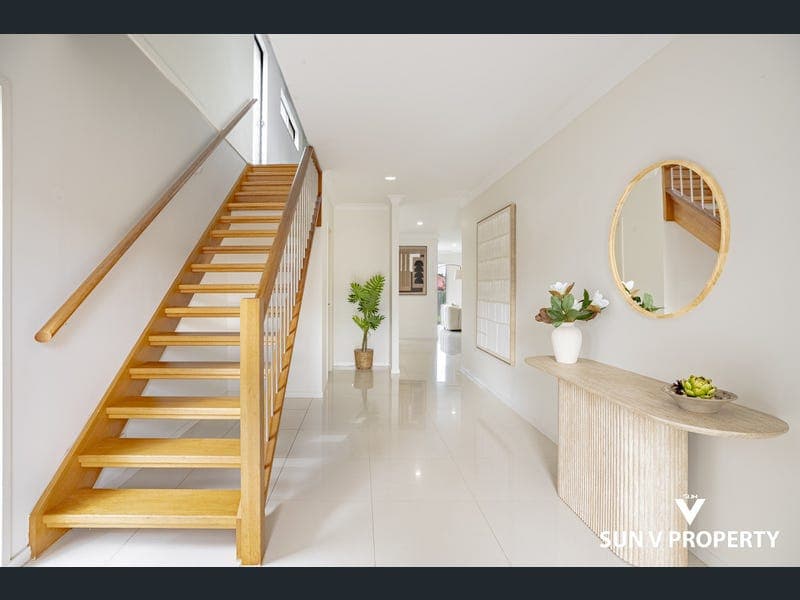 99 Kameruka Street, Calamvale — photo 1 of 5